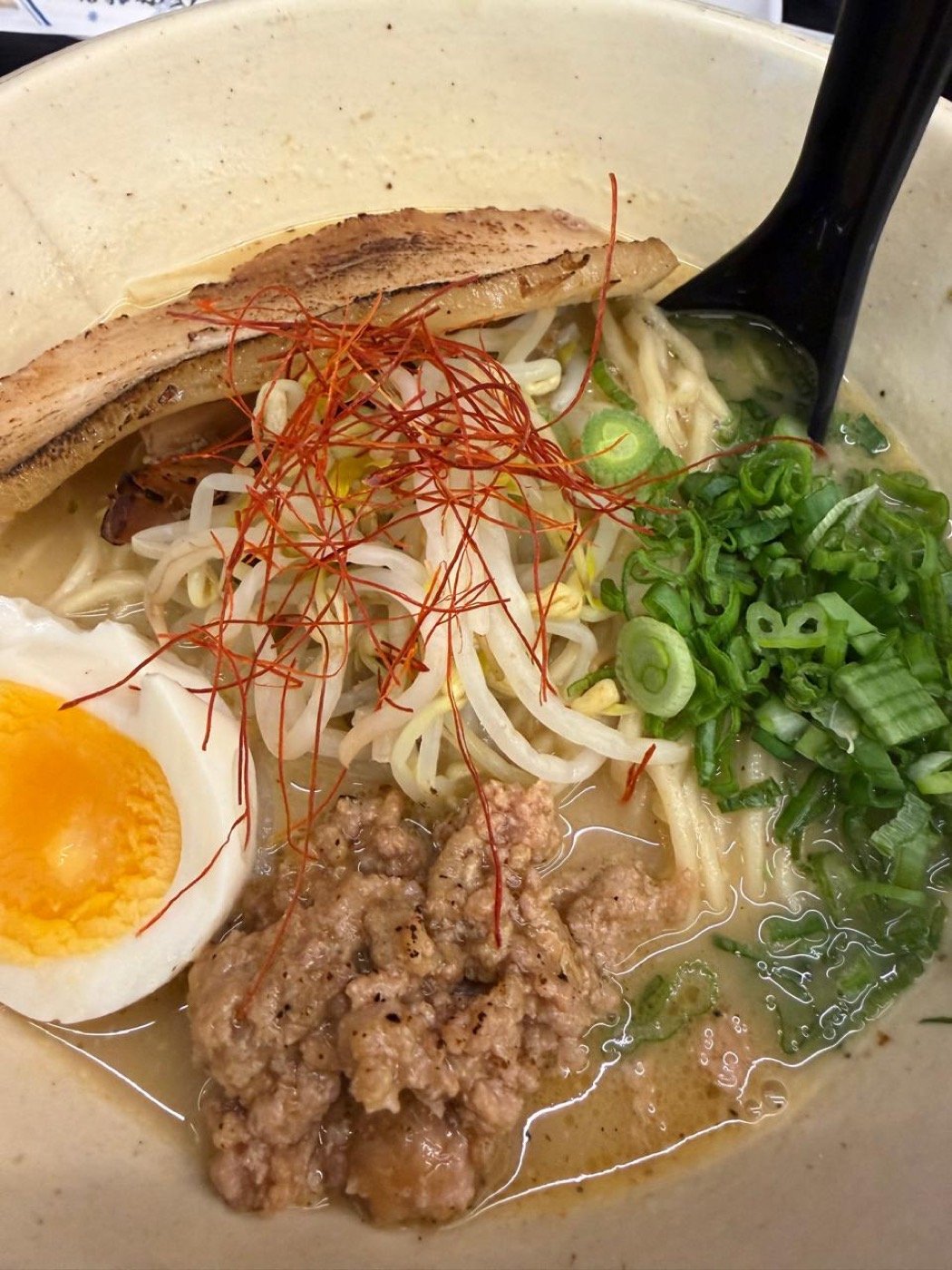 Ramen con cerdo molido y chile